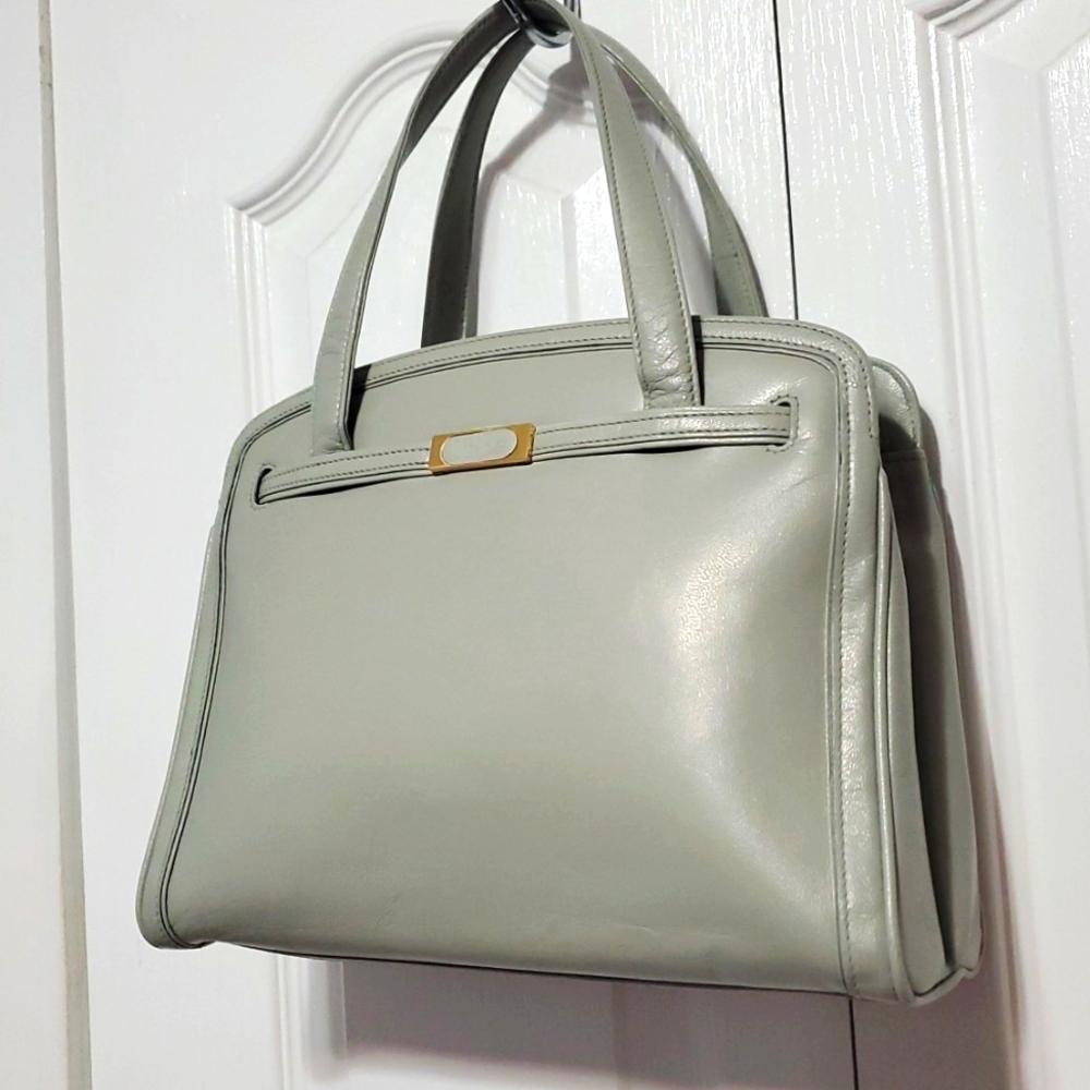 RARE VINTAGE CHLOE Light Grey Leather Handbag Kisslock - Picture 4 of 17